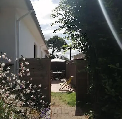 T2 à 500m De La Et Du Marché. Appartement Saint-Brévin-les-Pins