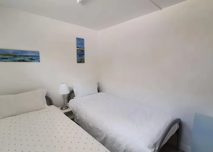 T2 à 500m De La Et Du Marché. Appartement