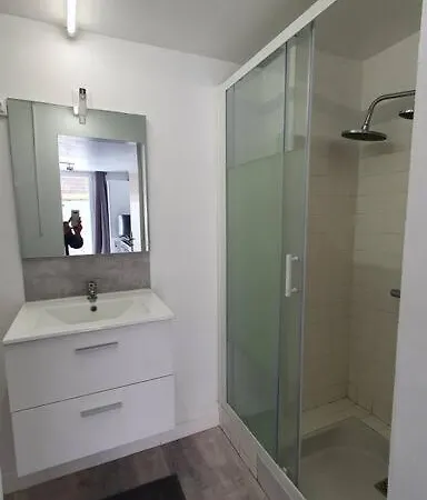 T2 A 500m De La Et Du Marche. Apartment