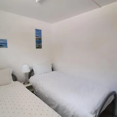 T2 A 500m De La Et Du Marche. Apartment